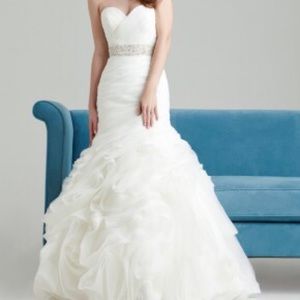 Allure bridal 2557